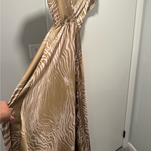 Meghan LA Beige and White Patterned Skirt - Picture 3 of 4